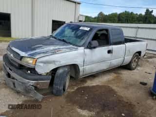2005 Chevrolet Silverado 1500 LS z VIN 2GCEC19V551178113, wystawiony jako Copart lot #69581774 z przebiegiem 247 635 mil mil oraz Szkoda całkowita • Salvage title. Historia ofert i sprzedaży dostępna na DreamBid. Obrazek 1.