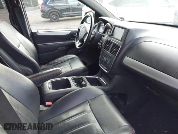 ✅ 2014 Dodge Grand Caravan R/T • VIN: 2C4RDGEG4ER190277 • Lot: 43792194. Listed on IAAI with 200,841 mi. Free auction sales archive from the USA and detailed vehicle history report at DreamBid. Image 5.