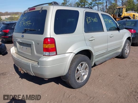 ✅ 2005 Ford Escape Limited • VIN: 1FMYU94195KD10122 • Lot: 42106540. Listed on IAAI with Not provided. Free auction sales archive from the USA and detailed vehicle history report at DreamBid. Image 4.