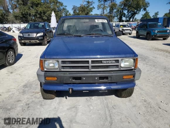 ✅ 1987 Toyota Pickup • VIN: JT4RN63R6H0104719 • Лот: 88113275. Опубликован ранее на Copart с пробегом 153 416 миль. Бесплатный доступ к архиву аукционных продаж из США и подробный отчёт об истории автомобиля на DreamBid. Изображение 5.