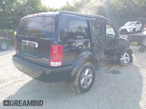 ✅ 2008 Dodge Nitro SLT • VIN: 1D8GU58K58W287724 • Lot: 43545993. Wystawiony na IAAI z przebiegiem 87 405 mil. Bezpłatny archiwum sprzedaży aukcyjnych z USA i szczegółowy raport historii pojazdu na DreamBid. Zdjęcie 4.