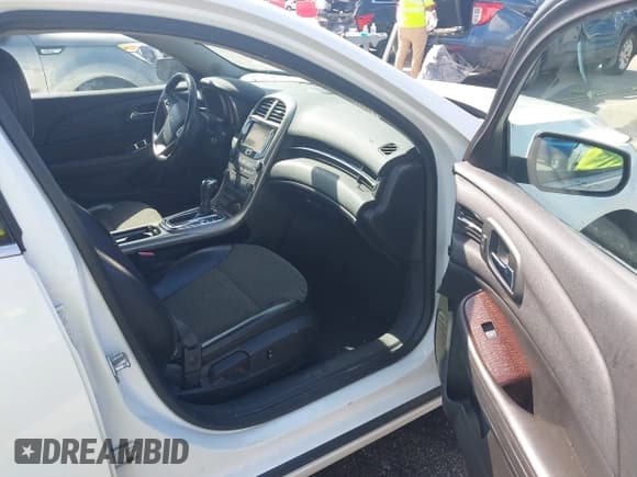 ✅ 2013 Chevrolet Malibu LT • VIN: 1G11E5SA0DF246440 • Lot: 43293094. Listed on IAAI with 145,867 mi. Free auction sales archive from the USA and detailed vehicle history report at DreamBid. Image 5.