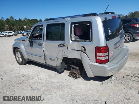 ✅ 2008 Jeep Liberty Limited • VIN: 1J8GN58K18W103240 • Лот: 82556105. Опубликован ранее на Copart с пробегом 284 956 миль. Бесплатный доступ к архиву аукционных продаж из США и подробный отчёт об истории автомобиля на DreamBid. Изображение 2.