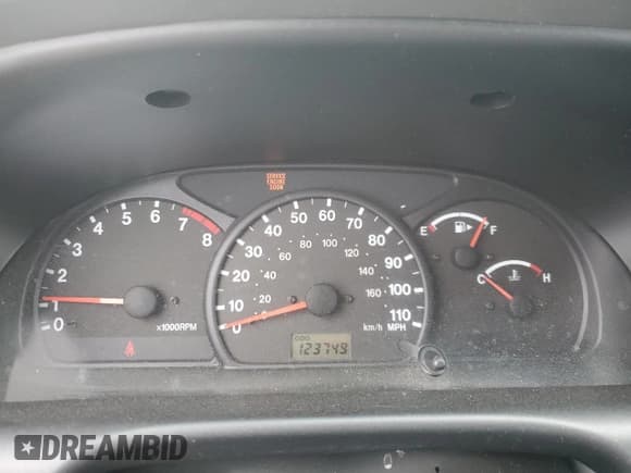 ✅ 2002 Suzuki Grand Vitara • VIN: JS3TE62V524154419 • Lot: 52992735. Wystawiony na Copart z przebiegiem 123 749 mil. Bezpłatny archiwum sprzedaży aukcyjnych z USA i szczegółowy raport historii pojazdu na DreamBid. Zdjęcie 9.