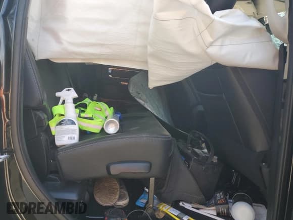 ✅ 2017 Ram 2500 Laramie • VIN: 3C6UR5NL6HG698748 • Lot: 84450324. Listed on Copart with 110,640 mi. Free auction sales archive from the USA and detailed vehicle history report at DreamBid. Image 10.