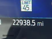 ✅ 2023 Ford Explorer King Ranch • VIN: 1FM5K8LC5PGB63308 • Lot: 42847325. Wystawiony na IAAI z przebiegiem 22 938 mil. Bezpłatny archiwum sprzedaży aukcyjnych z USA i szczegółowy raport historii pojazdu na DreamBid. Zdjęcie 16.