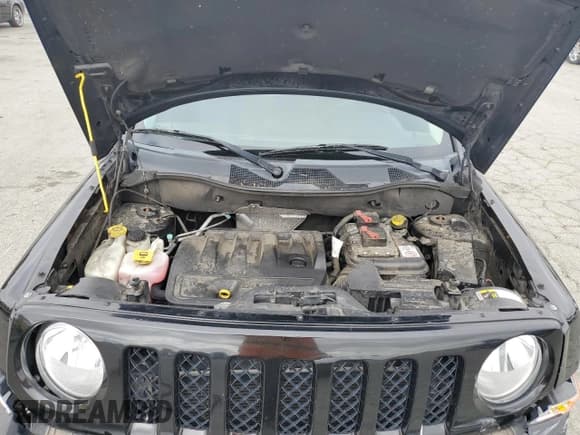 ✅ 2015 Jeep Patriot Altitude • VIN: 1C4NJRBB9FD357572 • Lot: 68550845. Wystawiony na Copart z przebiegiem 95 304 mil. Bezpłatny archiwum sprzedaży aukcyjnych z USA i szczegółowy raport historii pojazdu na DreamBid. Zdjęcie 12.