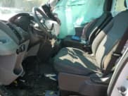 ✅ 2019 Ford Transit • VIN: 1FTYR2CM2KKB66448 • Lot: 80885015. Wystawiony na Copart z przebiegiem 50 415 mil. Bezpłatny archiwum sprzedaży aukcyjnych z USA i szczegółowy raport historii pojazdu na DreamBid. Zdjęcie 7.