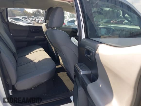 ✅ 2017 Toyota Tacoma SR5 • VIN: 3TMBZ5DN0HM006908 • Lot: 41447018. Listed on IAAI with 43,921 mi. Free auction sales archive from the USA and detailed vehicle history report at DreamBid. Image 8.