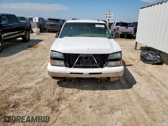 2006 Chevrolet Silverado 1500 LT2 z VIN 2GCEC19T161122198, wystawiony jako Copart lot #67995705 z przebiegiem 89 319 mil mil oraz Szkoda całkowita • Salvage title. Historia ofert i sprzedaży dostępna na DreamBid. Obrazek 5.