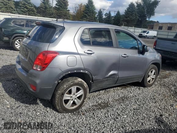 ✅ 2020 Chevrolet Trax LS • VIN: 3GNCJNSB5LL290286 • Lot: 82350215. Wystawiony na Copart z przebiegiem 69 895 mil. Bezpłatny archiwum sprzedaży aukcyjnych z USA i szczegółowy raport historii pojazdu na DreamBid. Zdjęcie 3.