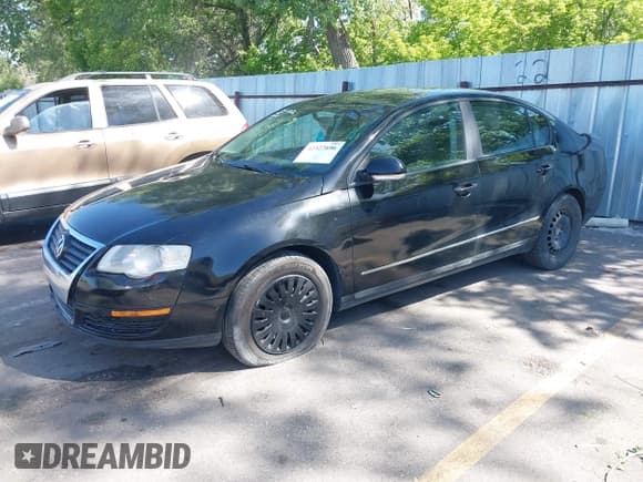 ✅ 2007 Volkswagen Passat • VIN: WVWUK73C07P041594 • Lot: 42327696. Listed on IAAI with 172,579 mi. Free auction sales archive from the USA and detailed vehicle history report at DreamBid. Image 2.