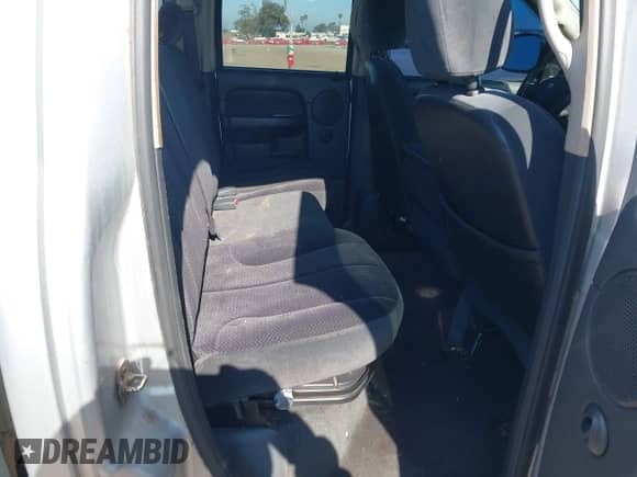 2005 Dodge 3500 SLT z VIN 3D7LS38C15G791333, wystawiony jako IAAI lot #42628158 z przebiegiem 188 963 mil mil oraz . Historia ofert i sprzedaży dostępna na DreamBid. Obrazek 8.