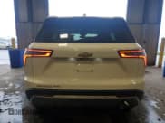 ✅ 2025 Chevrolet Equinox AWD LT • VIN: 3GNAXPEG3SL180666 • Lot: 69441555. Wystawiony na Copart z przebiegiem 6 753 mil. Bezpłatny archiwum sprzedaży aukcyjnych z USA i szczegółowy raport historii pojazdu na DreamBid. Zdjęcie 6.