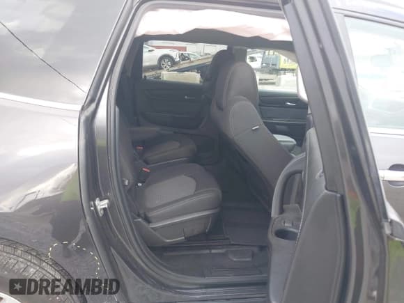 ✅ 2015 Chevrolet Traverse LT • VIN: 1GNKRGKDXFJ376156 • Lot: 41108024. Wystawiony na IAAI z przebiegiem 100 601 mil. Bezpłatny archiwum sprzedaży aukcyjnych z USA i szczegółowy raport historii pojazdu na DreamBid. Zdjęcie 8.