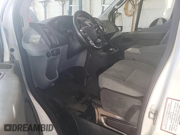 ✅ 2019 Ford Transit • VIN: 1FTYR1YG8KKB57590 • Lot: 43861424. Wystawiony na IAAI z przebiegiem 167 311 mil. Bezpłatny archiwum sprzedaży aukcyjnych z USA i szczegółowy raport historii pojazdu na DreamBid. Zdjęcie 9.