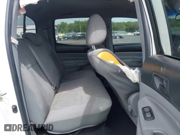 ✅ 2014 Toyota Tacoma PreRunner • VIN: 3TMJU4GN5EM161224 • Lot: 43179702. Listed on IAAI with 148,222 mi. Free auction sales archive from the USA and detailed vehicle history report at DreamBid. Image 8.