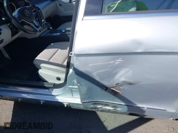 ✅ 2014 Mercedes-Benz C 250 Sport • VIN: WDDGF4HB4ER305973 • Lot: 41781503. Wystawiony na IAAI z przebiegiem 98 542 mil. Bezpłatny archiwum sprzedaży aukcyjnych z USA i szczegółowy raport historii pojazdu na DreamBid. Zdjęcie 22.