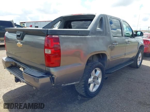 ✅ 2007 Chevrolet Avalanche 2LT • VIN: 3GNEK12397G100365 • Lot: 43215860. Listed on IAAI with 197,240 mi. Free auction sales archive from the USA and detailed vehicle history report at DreamBid. Image 4.