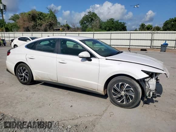 2023 Hyundai Sonata Blue z VIN KMHL24JJ5PA072043, wystawiony jako Copart lot #59582005 z przebiegiem 42 529 mil mil oraz Szkoda całkowita • Salvage title. Historia ofert i sprzedaży dostępna na DreamBid. Obrazek 4.