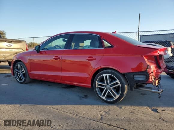 ✅ 2018 Audi A3 Premium Plus • VIN: WAUGUGFF5J1077950 • Лот: 82413384. Опубликован ранее на Copart с пробегом 43 010 миль. Бесплатный доступ к архиву аукционных продаж из США и подробный отчёт об истории автомобиля на DreamBid. Изображение 2.