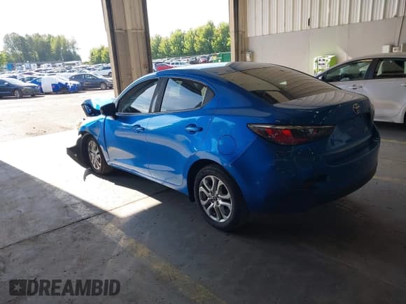 ✅ 2017 Toyota Yaris • VIN: 3MYDLBYVXHY192969 • Lot: 42630914. Listed on IAAI with 119,944 mi. Free auction sales archive from the USA and detailed vehicle history report at DreamBid. Image 3.