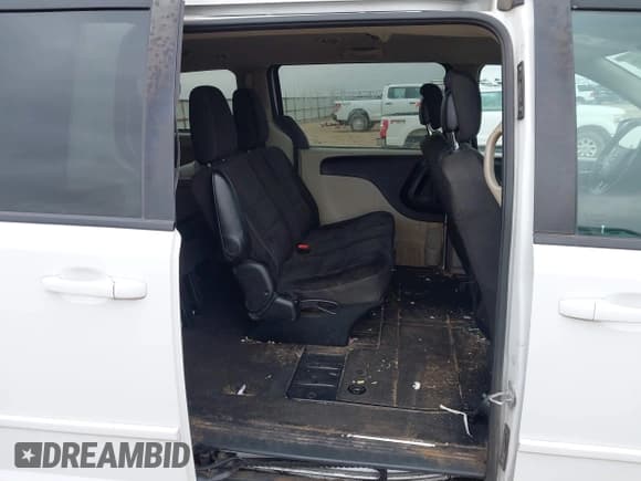 ✅ 2017 Dodge Grand Caravan SE • VIN: 2C4RDGBG6HR830725 • Lot: 43538226. Wystawiony na IAAI z przebiegiem 195 318 mil. Bezpłatny archiwum sprzedaży aukcyjnych z USA i szczegółowy raport historii pojazdu na DreamBid. Zdjęcie 8.