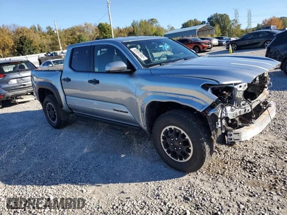 ✅ 2024 Toyota Tacoma Limited • VIN: 3TMLB5JN3RM047435 • Лот: 90991965. Опубликован ранее на Copart с пробегом 8 651 миль. Бесплатный доступ к архиву аукционных продаж из США и подробный отчёт об истории автомобиля на DreamBid. Изображение 4.