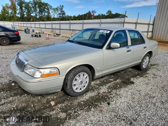 ✅ 2005 Mercury Grand Marquis GS • VIN: 2MEFM74W55X600929 • Lot: 67350755. Wystawiony na Copart z przebiegiem 133 435 mil. Bezpłatny archiwum sprzedaży aukcyjnych z USA i szczegółowy raport historii pojazdu na DreamBid. Zdjęcie 1.