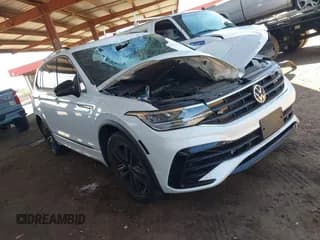 ✅ 2022 Volkswagen Tiguan SE R-Line Black • VIN: 3VVCB7AX7NM165304 • Lot: 42779938. Wystawiony na IAAI z przebiegiem 39 315 mil. Bezpłatny archiwum sprzedaży aukcyjnych z USA i szczegółowy raport historii pojazdu na DreamBid. Zdjęcie 1.