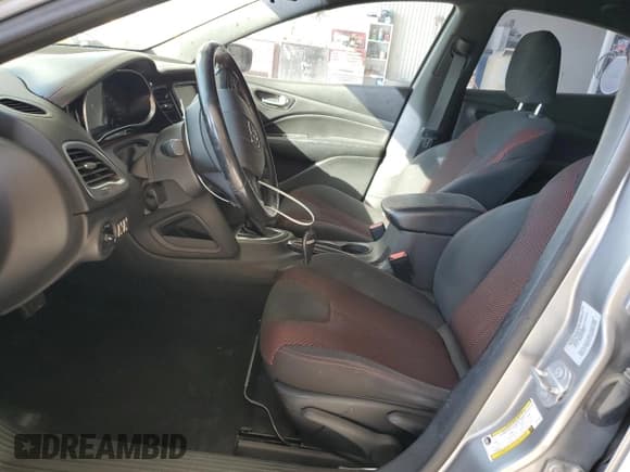 ✅ 2016 Dodge Dart SXT • VIN: 1C3CDFBBXGD775397 • Lot: 85088105. Wystawiony na Copart z przebiegiem 86 790 mil. Bezpłatny archiwum sprzedaży aukcyjnych z USA i szczegółowy raport historii pojazdu na DreamBid. Zdjęcie 7.