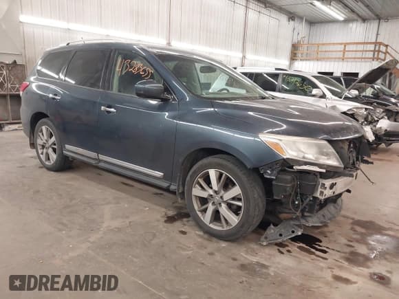 ✅ 2015 Nissan Pathfinder SL • VIN: 5N1AR2MM5FC712851 • Lot: 43283655. Listed on IAAI with 199,532 mi. Free auction sales archive from the USA and detailed vehicle history report at DreamBid. Image 1.