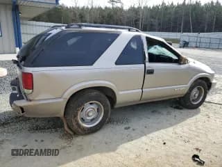 ✅ 2002 Chevrolet Blazer LS • VIN: 1GNCS18W82K196242 • Lot: 84732044. Wystawiony na Copart z przebiegiem 169 402 mil. Bezpłatny archiwum sprzedaży aukcyjnych z USA i szczegółowy raport historii pojazdu na DreamBid. Zdjęcie 3.