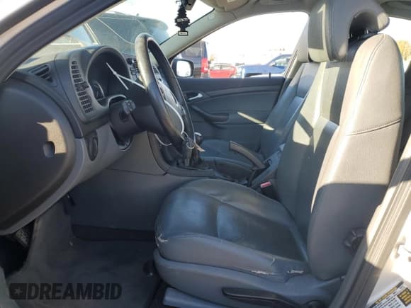 ✅ 2005 Saab 9-3 Linear • VIN: YS3FB45S051051210 • Lot: 77770894. Wystawiony na Copart z przebiegiem 163 055 mil. Bezpłatny archiwum sprzedaży aukcyjnych z USA i szczegółowy raport historii pojazdu na DreamBid. Zdjęcie 7.