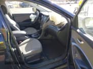 ✅ 2018 Hyundai Santa Fe 2.4L • VIN: 5NMZT3LB7JH080007 • Lot: 43518186. Wystawiony na IAAI z przebiegiem 222 313 mil. Bezpłatny archiwum sprzedaży aukcyjnych z USA i szczegółowy raport historii pojazdu na DreamBid. Zdjęcie 5.