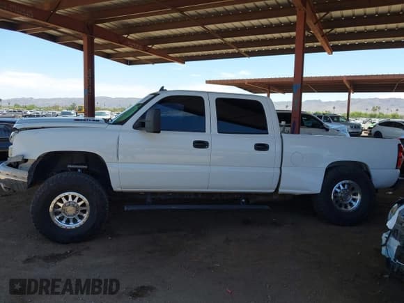 ✅ 2006 Chevrolet Silverado 2500HD LT3 • VIN: 1GCHK23D66F244751 • Лот: 42793163. Опубликован ранее на IAAI с пробегом 135 354 миль. Бесплатный доступ к архиву аукционных продаж из США и подробный отчёт об истории автомобиля на DreamBid. Изображение 15.