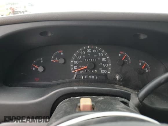 ✅ 1997 Ford Econoline Wagon XL • VIN: 1FBJS31L1VHB71037 • Lot: 65047304. Wystawiony na Copart z przebiegiem 134 613 mil. Bezpłatny archiwum sprzedaży aukcyjnych z USA i szczegółowy raport historii pojazdu na DreamBid. Zdjęcie 9.