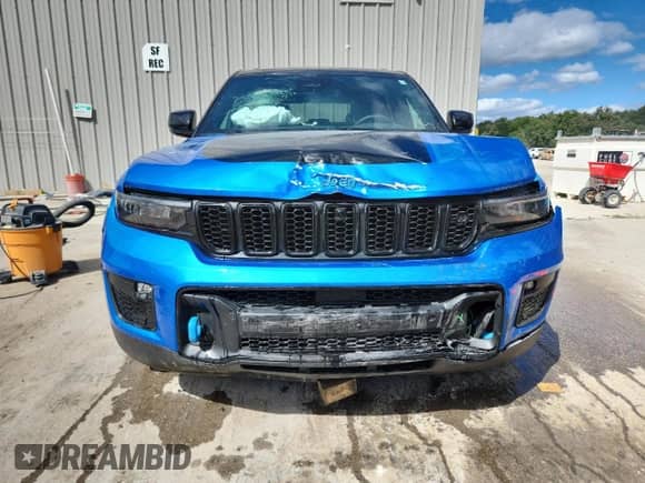 2022 Jeep Grand Cherokee Trailhawk with VIN 1C4RJYC66N8742401, listed as a Copart auction lot 71824555 with 41,480 mi miles and Salvage title. Bid and sale history available at DreamBid. Image 5.