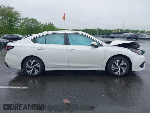 ✅ 2022 Subaru Legacy Premium • VIN: 4S3BWAC68N3026431 • Lot: 42192317. Wystawiony na IAAI z przebiegiem 43 698 mil. Bezpłatny archiwum sprzedaży aukcyjnych z USA i szczegółowy raport historii pojazdu na DreamBid. Zdjęcie 13.