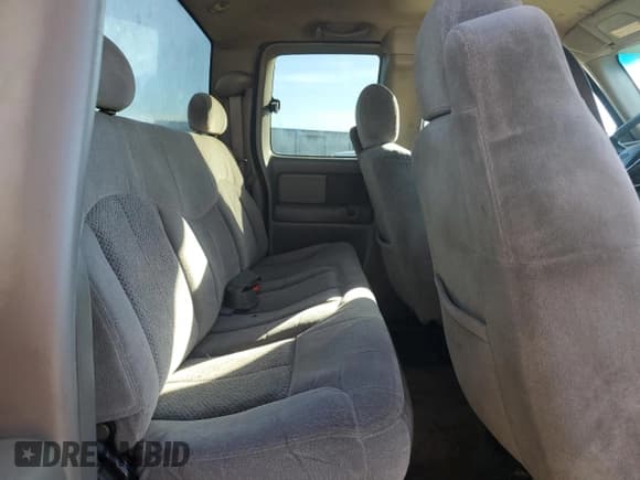 ✅ 2000 Chevrolet Silverado 1500 LS • VIN: 2GCEC19T4Y1343393 • Лот: 80342564. Опубликован ранее на Copart с пробегом 163 679 миль. Бесплатный доступ к архиву аукционных продаж из США и подробный отчёт об истории автомобиля на DreamBid. Изображение 10.