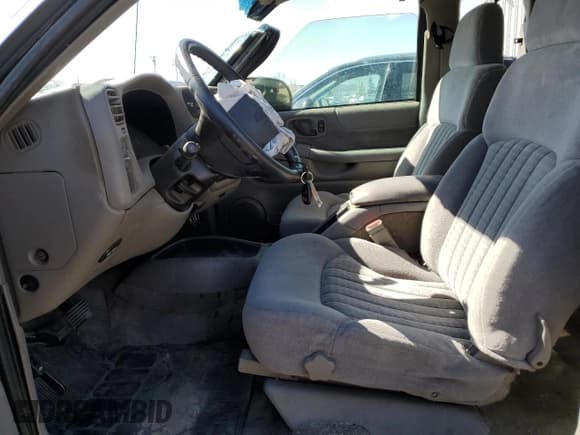 ✅ 2002 Chevrolet S-10 LS • VIN: 1GCCT19W428192836 • Лот: 52183955. Опубликован ранее на Copart с пробегом 119 300 миль. Бесплатный доступ к архиву аукционных продаж из США и подробный отчёт об истории автомобиля на DreamBid. Изображение 7.