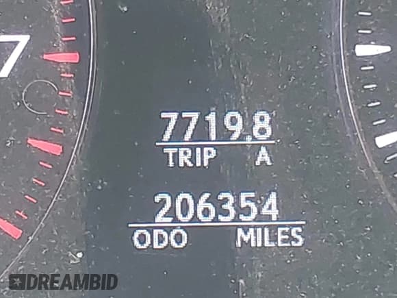 ✅ 2008 Lexus LS 460 • VIN: JTHBL46F485058127 • Lot: 42589668. Listed on IAAI with 206,354 mi. Free auction sales archive from the USA and detailed vehicle history report at DreamBid. Image 15.