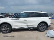 ✅ 2022 Lincoln Corsair Standard • VIN: 5LMCJ1C91NUL29924 • Lot: 42471141. Wystawiony na IAAI z przebiegiem 37 883 mil. Bezpłatny archiwum sprzedaży aukcyjnych z USA i szczegółowy raport historii pojazdu na DreamBid. Zdjęcie 14.