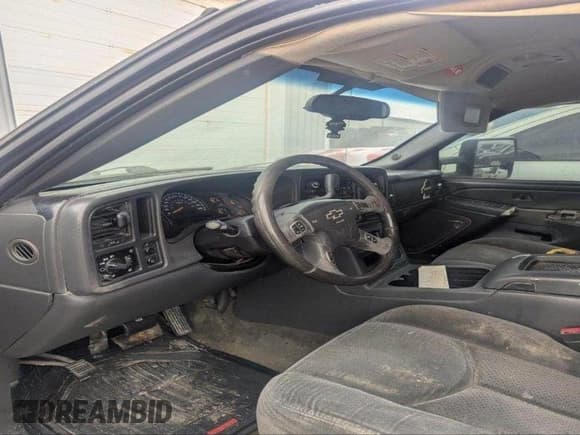 ✅ 2004 Chevrolet Silverado 2500HD LS • VIN: 1GCHC23U54F100554 • Лот: 41620746. Опубликован ранее на IAAI с пробегом Не указан. Бесплатный доступ к архиву аукционных продаж из США и подробный отчёт об истории автомобиля на DreamBid. Изображение 3.