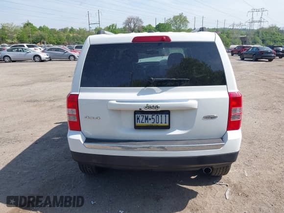 ✅ 2016 Jeep Patriot High Altitude • VIN: 1C4NJRFB8GD745999 • Lot: 42181378. Listed on IAAI with Not provided. Free auction sales archive from the USA and detailed vehicle history report at DreamBid. Image 16.