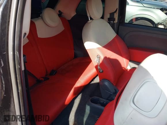 ✅ 2012 FIAT 500 Pop • VIN: 3C3CFFAR2CT201082 • Лот: 42482425. Опубликован ранее на IAAI с пробегом 138 466 миль. Бесплатный доступ к архиву аукционных продаж из США и подробный отчёт об истории автомобиля на DreamBid. Изображение 8.