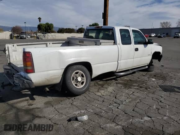 2002 Chevrolet Silverado 1500 z VIN 1GCEC19VX2E162662, wystawiony jako Copart lot #43749265 z przebiegiem 191 926 mil mil oraz Szkoda całkowita • Salvage title. Historia ofert i sprzedaży dostępna na DreamBid. Obrazek 3.