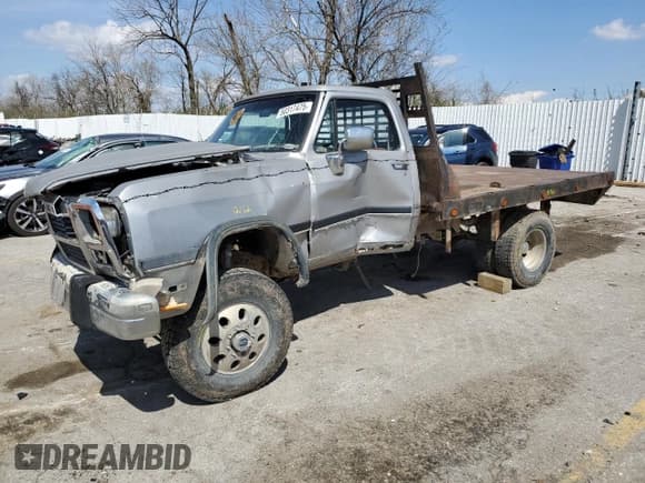 ✅ 1992 Dodge D/W 250 • VIN: 1B7KM26C0NS501198 • Lot: 50317475. Listed on Copart with 269,473 mi. Free auction sales archive from the USA and detailed vehicle history report at DreamBid. Image 1.