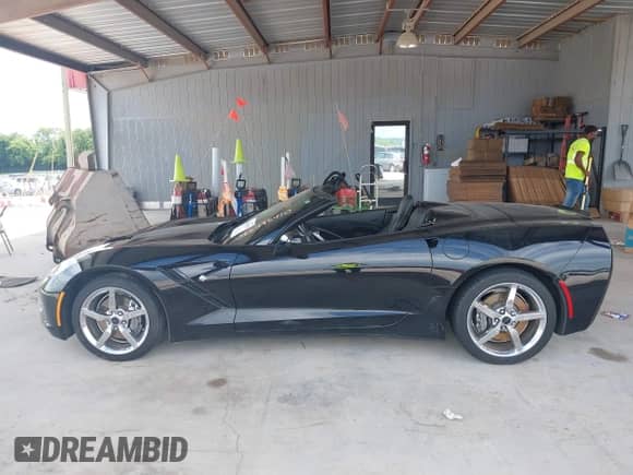 2014 Chevrolet Corvette 3LT with VIN 1G1YF3D75E5124942, listed as a IAAI auction lot 42495410 with Not provided miles and . Bid and sale history available at DreamBid. Image 14.