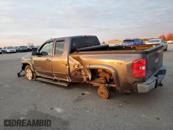 ✅ 2011 Chevrolet Silverado 1500 LT • VIN: 1GCRKSE3XBZ441598 • Лот: 91514345. Опубликован ранее на Copart с пробегом 211 388 миль. Бесплатный доступ к архиву аукционных продаж из США и подробный отчёт об истории автомобиля на DreamBid. Изображение 2.